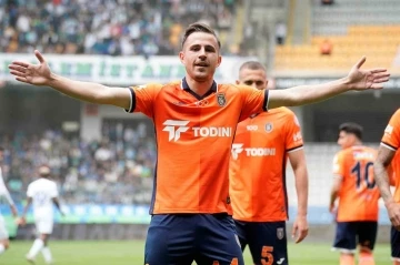 Trendyol Süper Lig: Başakşehir: 1 - Çaykur Rizespor: 0 (İlk yarı)
