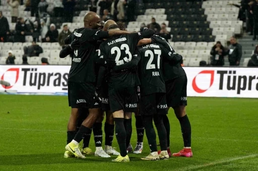 Trendyol Süper Lig: Beşiktaş: 2 - Bodrum FK: 0 (İlk yarı)
