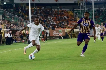 Trendyol Süper Lig: Corendon Alanyaspor: 0 - Eyüpspor: 0 (İlk yarı)
