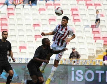 Trendyol Süper Lig:  E.Y. Sivasspor: 0 - A. Hatayspor: 0  (İlk yarı)
