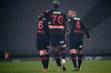 Trendyol Süper Lig: Fatih Karagümrük: 4 - Antalyaspor: 1 (Maç sonucu)
