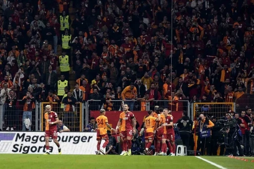 Derbi'de ilk yarı  Galatasaray'ın  1-0 üstünlüğü ile sona erdi