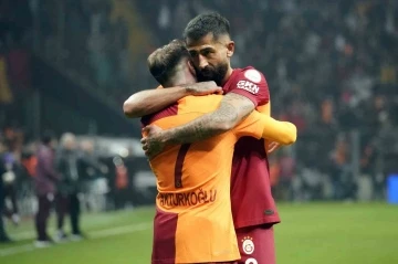 Trendyol Süper Lig: Galatasaray: 1 - Fatih Karagümrük: 0 (İlk yarı)
