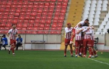 Trendyol Süper Lig: Hatayspor: 0 -  Sivasspor: 1 (İlk yarı)
