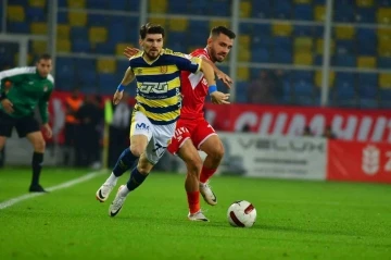 Trendyol Süper Lig: MKE Ankaragücü: 0 - Yılport Samsunspor: 0 (İlk yarı)