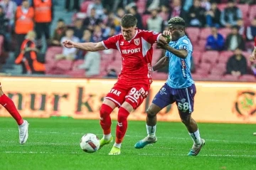 Trendyol Süper Lig: Samsunspor: 0 - Adana Demirspor: 1 (İlk yarı)
