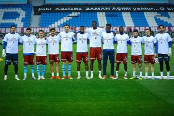 Trendyol Süper Lig: Trabzonspor: 2 - İstanbulspor: 0 (İlk yarı)