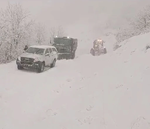 Tunceli’de kar yağışı nedeniyle mahsur kalan vatandaşlar kurtarıldı
