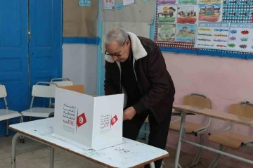 Tunus’ta halk parlamento seçimlerinin 2’nci turunda sandık başında
