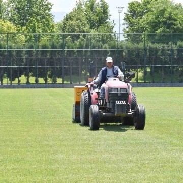 Turgutluspor tesisleri bakıma alındı
