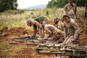 Türk askeri 'Avrupa En İyi Keskin Nişancı Timi Yarışması'nı galip tamamladı