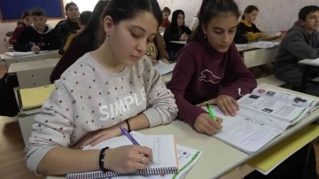 Türkiye’de eğitim gören Ahıska Türkü öğrencinin büyüyünce yapmak istediği meslek duygulandırdı
