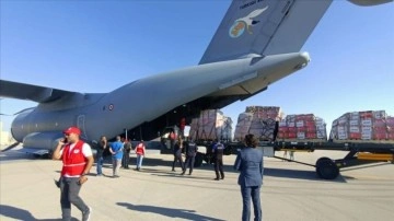 Türkiye’nin Gazze için gönderdiği insani yardım malzemesi yüklü ikinci uçak Mısır’a ulaştı