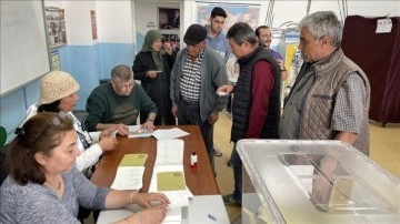 Türkiye'nin köyü olmayan tek ilçesi Bozcaada'da seçmenler sandık başına gitti