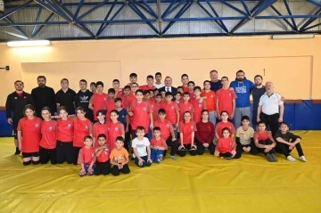 Tutuk, “Güreş branşında altyapıda değerli sporcular yetiştiriyoruz”
