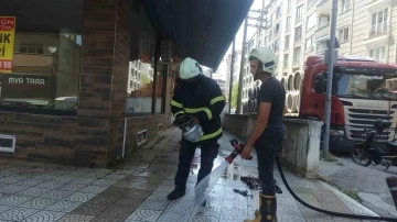 Tutuşan piknik tüpünü 4. kattan aşağı attı
