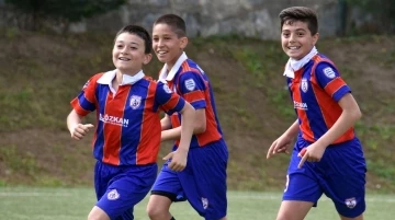 U12 İzmir Cup Şampiyonlar Ligi formatında