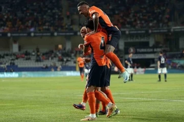 UEFA Konferans Ligi 2. Ön Eleme Turu: Başakşehir: 4 - La Fiorita: 0 (İlk yarı)