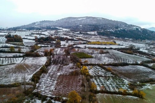 Uludağ etekleri sonbahar ve kış renklerini aynı anda sunuyor