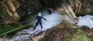 Uludağ'ın ilk defa görüntülenen yeşil havuzları 