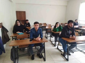 Üniversite sınavlarına hazırlanan öğrencilerin ilk dersi ‘deprem’ oldu
