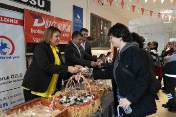 Üniversitesi öğrencilerine hoş geldin hediyesi
