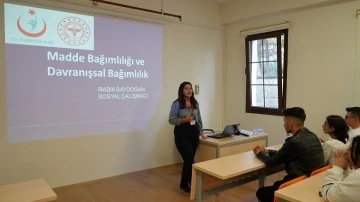 Üniversiteye yeni başlayan öğrencilere &quot;Müptelayla Mücadele Semineri&quot; verildi
