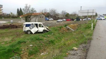 Uşak’ta zincirleme trafik kazası: 5 yaralı
