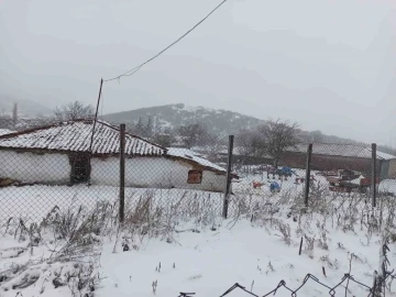 Uyarılar gerçeğe dönüştü: Edirne’de kar yağışı başladı
