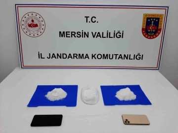 Uyuşturucu taciri 1 kilo metamfetaminle yakalandı
