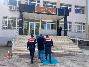 Uyuşturucu taciri jandarma kaçamadı
