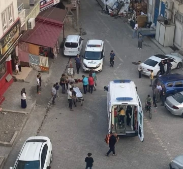 Üzerine güneş enerjisi devrilen şahıs hastaneye kaldırıldı
