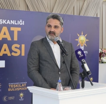 Üzüm: &quot;24 Temmuz, basın mensuplarımızın daha demokratik ve özgür bir ortamda görev yapmaları için atılan önemli bir adımdır&quot;
