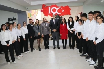 Vali Ali Çelik &quot;Başarılı öğrencileri yurt için yurt dışı gezilerle ödüllendireceğiz&quot;
