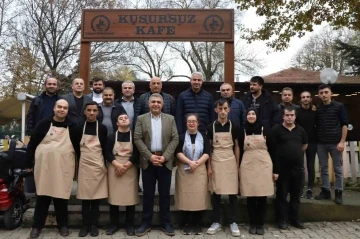 Vali Atay, özel çocuklarla bir araya geldi
