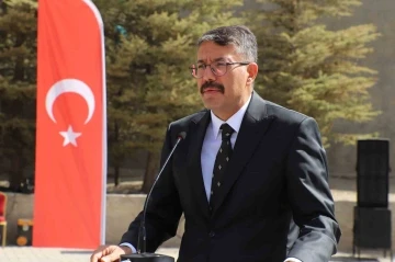 Vali Çelik: &quot;Eğitimin en büyük duygusu sevgidir&quot;
