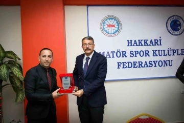 Vali Çelik sporcularla bir araya geldi
