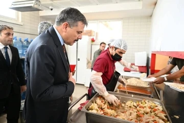 Vali Çiftçi’den Aşkale Geri Gönderme Merkezi’ne inceleme
