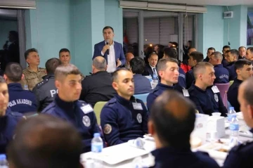 Vali Eldivan, Bayburt POMEM eğitmen ve öğrencilerin iftar sofrasına konuk oldu
