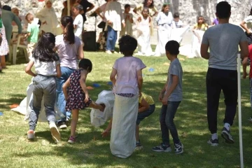 Vali Karadeniz ve eşi koruyucu aileler ve çocuklarıyla piknikte buluştu
