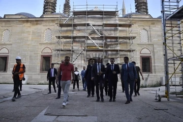 Vali Sezer Selimiye Camii’ni inceledi
