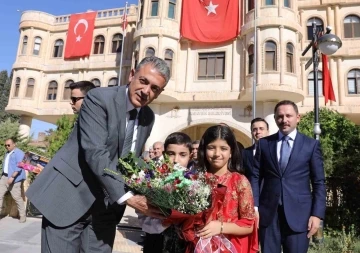 Vali Tuncay Akkoyun Nusaybin ilçesini ziyaret etti
