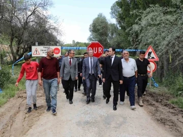 Vali Vekili Çalışır, sağanaktan zarar gören bölgeleri inceledi
