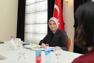 Vali Yiğitbaşı, tanıtım için dijital içerik üreticileriyle bir araya geldi
