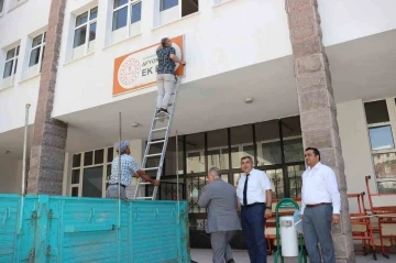 Vali Yiğitbaşı, yıkılacak okullarda incelemelerde bulundu
