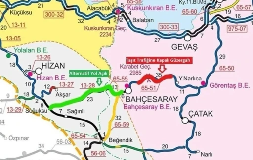 Van-Bahçesaray yolu kar ve tipi nedeniyle trafiğe kapatıldı
