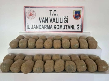 Van’da 80 kilo esrar ele geçirildi
