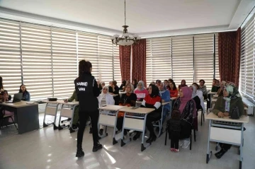 Van’da kadınlara uyuşturucu ile mücadele semineri
