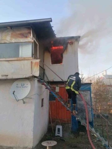 Van’da konteyner yangını
