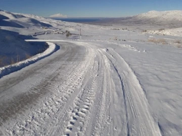 Van’ın Muradiye ilçesinde okullara 1 günlük kar tatili 